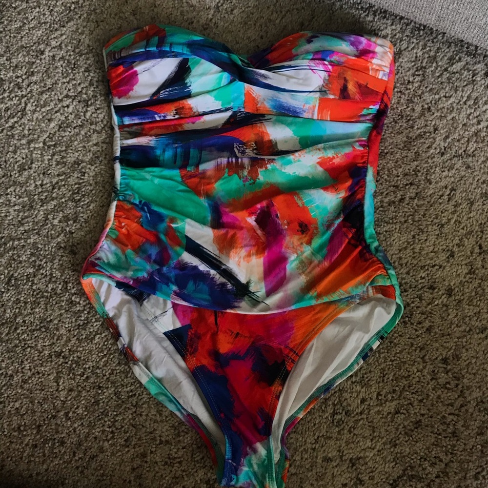 LA BLANCA Strapless One-Piece Swim